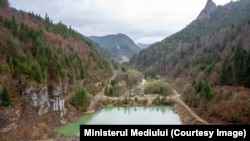 Curtea de Apel Cluj a suspendat hotărârea de Guvern care prevedea defrișarea a peste 30 de hectare de pădure pentru realizarea hidrocentralei Răstolița.