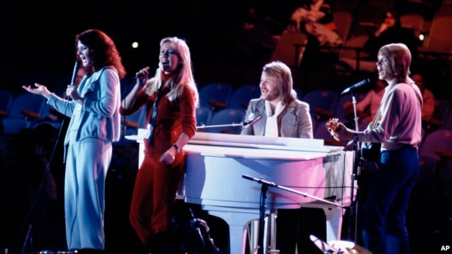 Abba duke performuar në vitin 1979.
