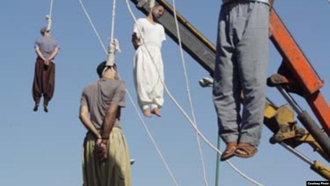 از سال ۲۰۰۱ تاکنون بیش از ۸۰۰ مورد اعدام در ایران گزارش شده‌است.