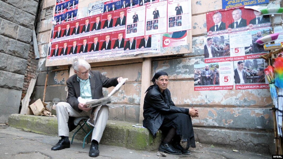 Georgia -- election campaign billboards and posters in Tbilisi, 19May2010