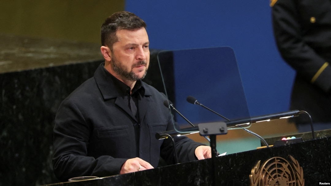 Жүктілік кезіндегі ксилен, екінші триместр Кеудесінде өрмекші торы бар порно жұлдыз