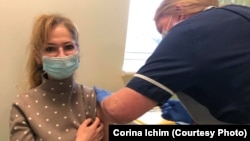 Dr. Corina Ichim a fost printre primii medici și în același timp primii români vaccinați împotriva Covid-19 în Marea Britanie.