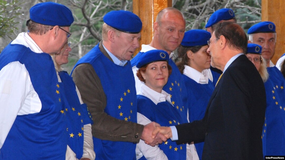 EU foreign-policy chief Javier Solana meets with EU monitoring mission personnel in Tbilisi.
