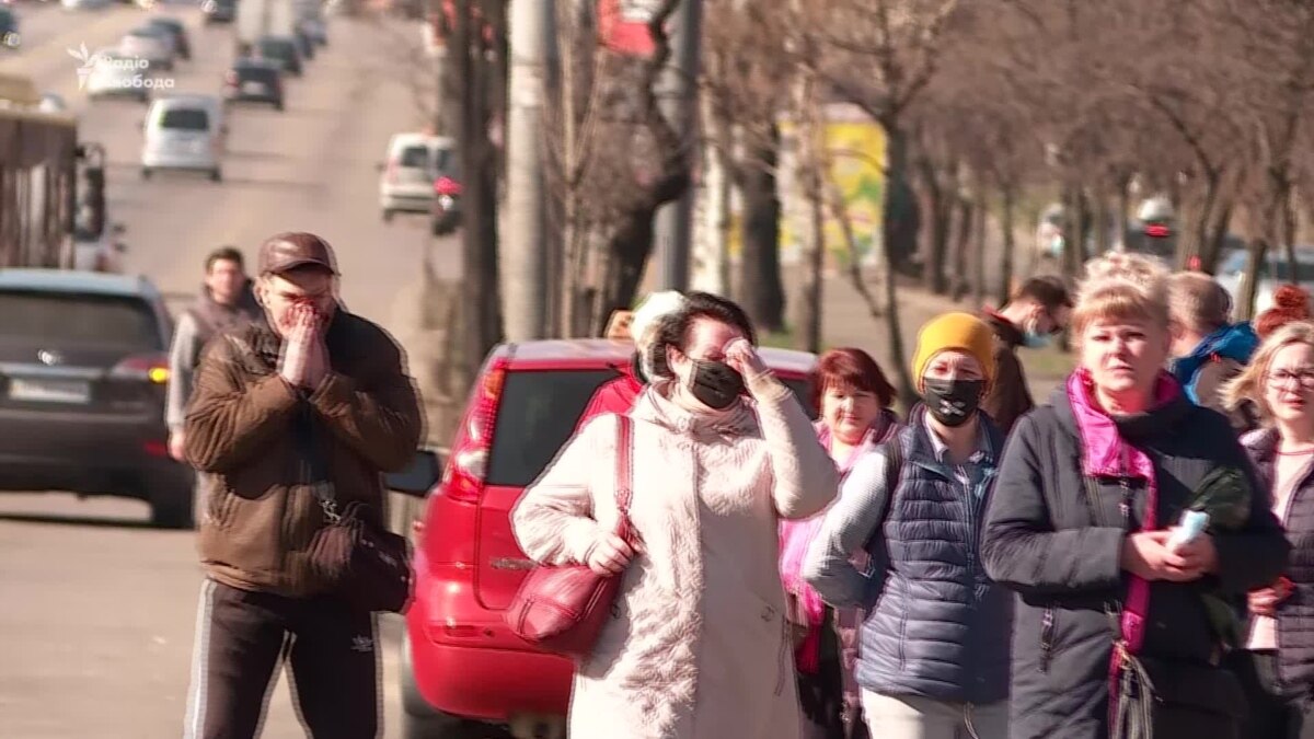 oi5.ru: Как реагируют люди возле станции метро «Черниговская» на ограничения в условиях карантина (видео) Как реагируют люди возле станции метро «Черниговская» на ограничения в условиях карантина (видео)