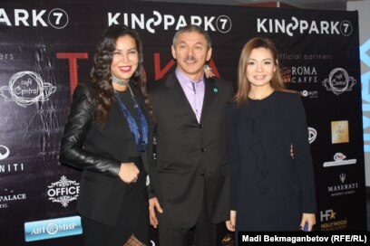 Реми Лакруа порно фильмі Жетілген әйелдермен жоғары сапалы орыс порно