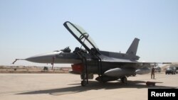 Истребитель F-16.