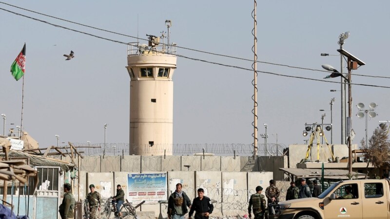 В Афганистане террорист взорвал себя возле проходной на базу Баграм 