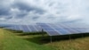 Захист споживачів чи великих компаній: навіщо обмежувати наземні сонячні панелі?