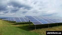 Правки до законодавства можуть заборонити розташування сонячних панелей домогосподарств на землі