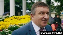 Юрій Плугатар