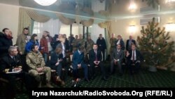 Міністри оборони України та Британії зустрілися з родичами полонених моряків в Одесі, 21 грудня 2018 