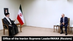 Iranski i ruki vođa Ayatollah Ali Khamenei i Vladimir Putin tokom susreta u Teheranu, 19.jul 2022.
