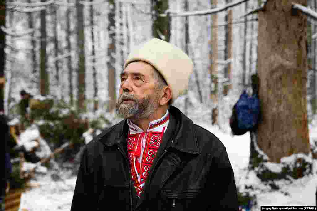 The Mari visit sacred forest groves on holidays and days of prayer.&nbsp;