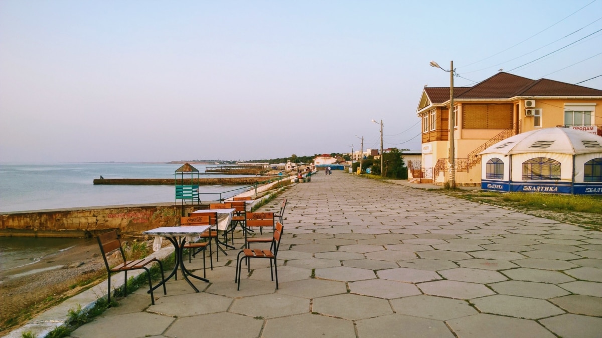 Село песчаное. Набережная Песчаное Бахчисарайский район. Песчаное Крым набережная Бахчисарайский. Песчаное Симферополь пляж. Крым Бахчисарайский район Песчаное набережная 19.