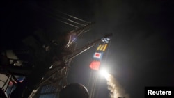 Запуск ракети «Томагавк» з USS Ross, 7 квітня 2017 року