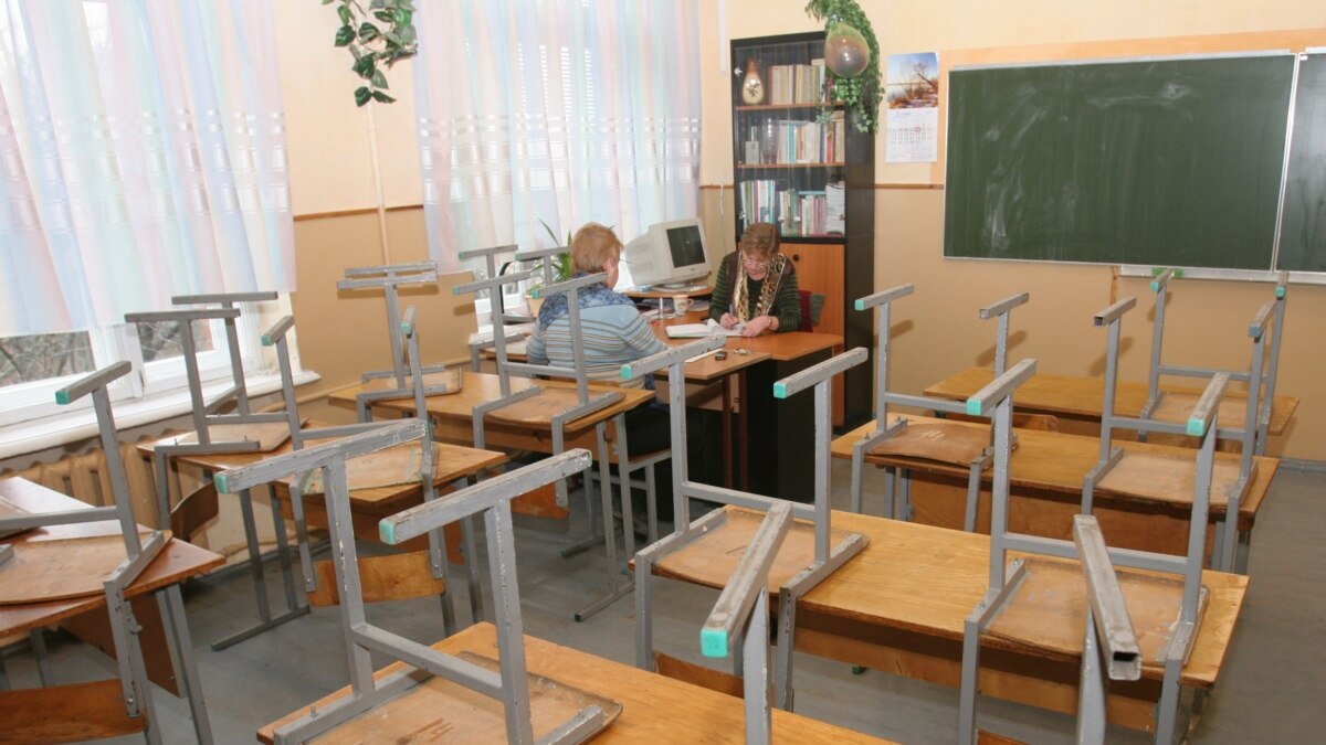mz-ozvuchil-kriterii-perehoda-na-onlaynobrazovanie-v-minobrazovaniya-govoryat-distancionki-poka-ne-budet МЗ озвучил критерии перехода на онлайн-образование, в Минобразования говорят - дистанционки пока не будет