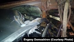 Кузов снегоубрщика разрезал лобовое стекло машины