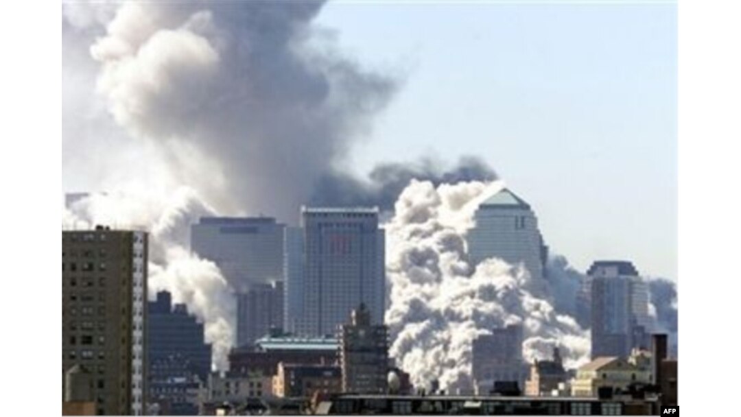 După prăbușirea turnurilor de la World Trade Center, 11 Septembrie 2001.