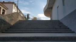 Лестница к площади Корабела Бутомы