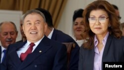 Қазақстанның бұрынғы президенті Нұрсұлтан Назарбаев пен оның үлкен қызы Дариға Назарбаева.