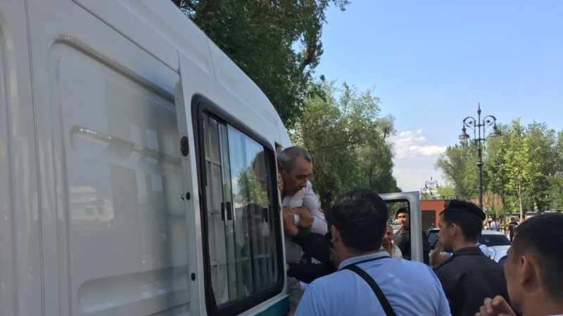 Уапсени демонстранти во Казахстан