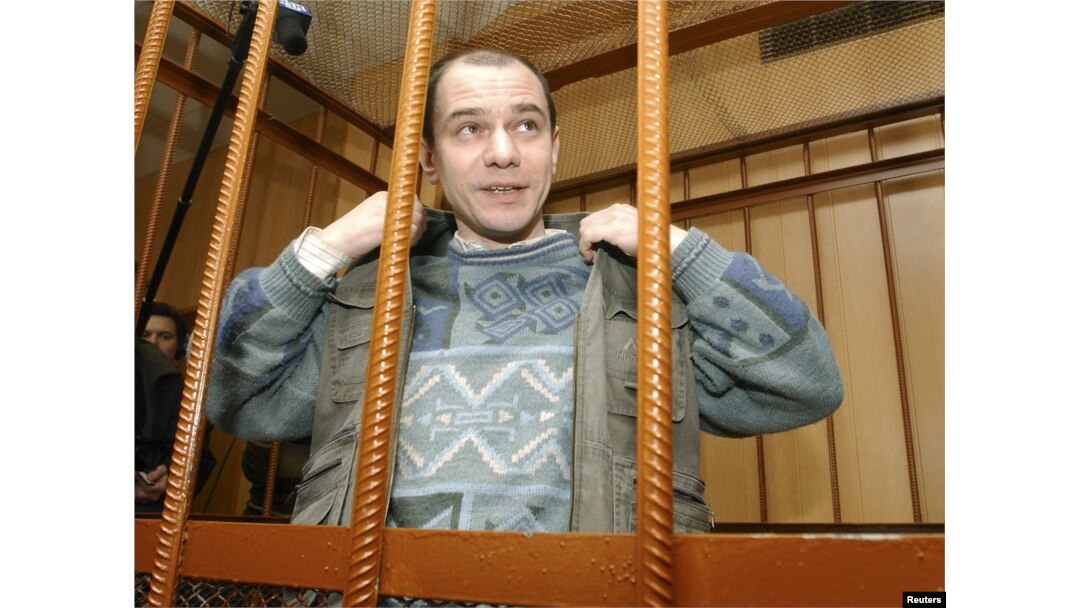 Игорь Сутягин в суде в 2004 году