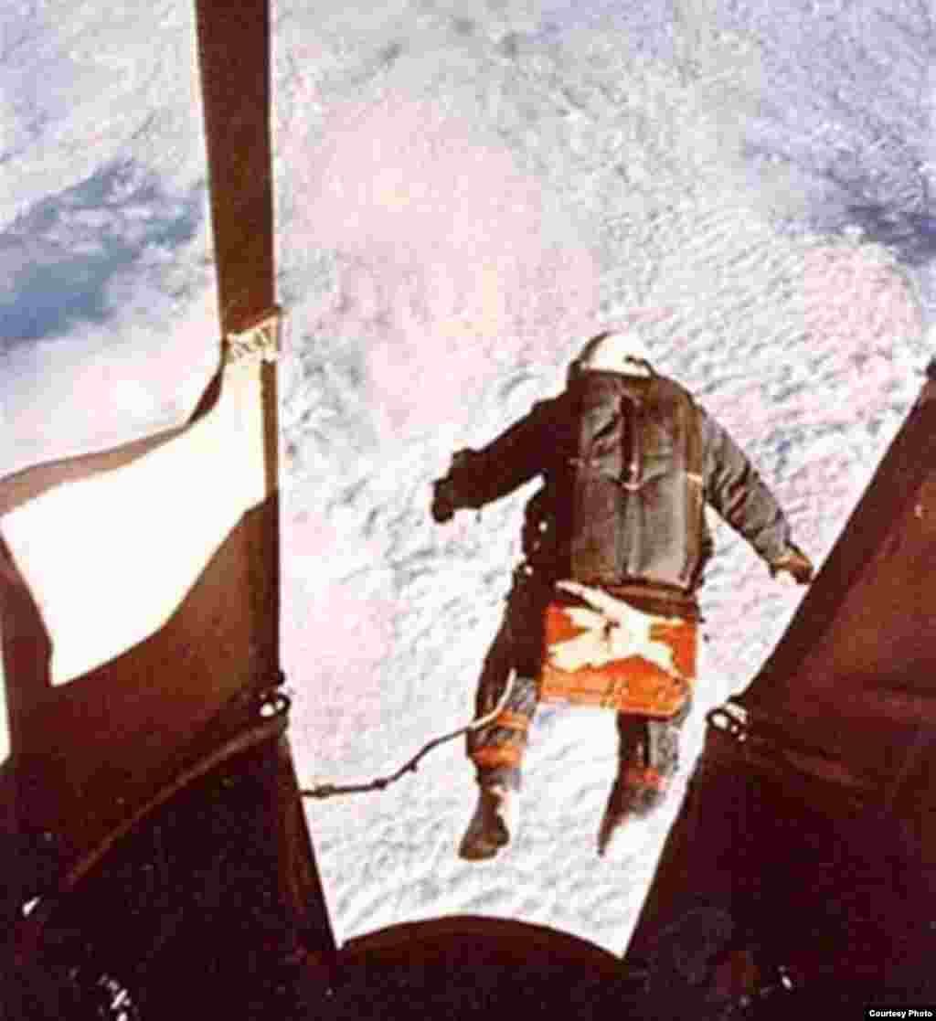 Kittinger jumped from a height of more than 31,000 meters in 1960.