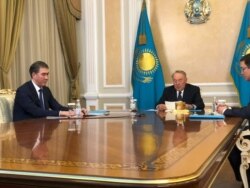 Қауіпсіздік кеңесінің отырысы. Кеңес төрағасы, бұрынғы президент Нұрсұлтан Назарбаев ортада. 24 сәуір 2020 жыл. Айдос Үкібайдың Twitter-дегі парақшасынан алынған.