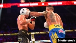 Поєдинок за звання чемпіона світу за версією WBO у першій важкій вазі, в якому українець Олександр Усик переміг поляка Кшиштофа Ґловацького. Гданськ, 17 вересня 2016 року