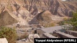 Хвостохранилище в Майлуу-Суу