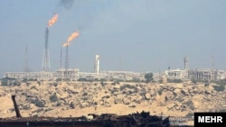 نمایی از تأسیسات نفتی خارک