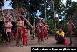 Индейцы группы племен Яномами, коренные обитатели штата Амасонас