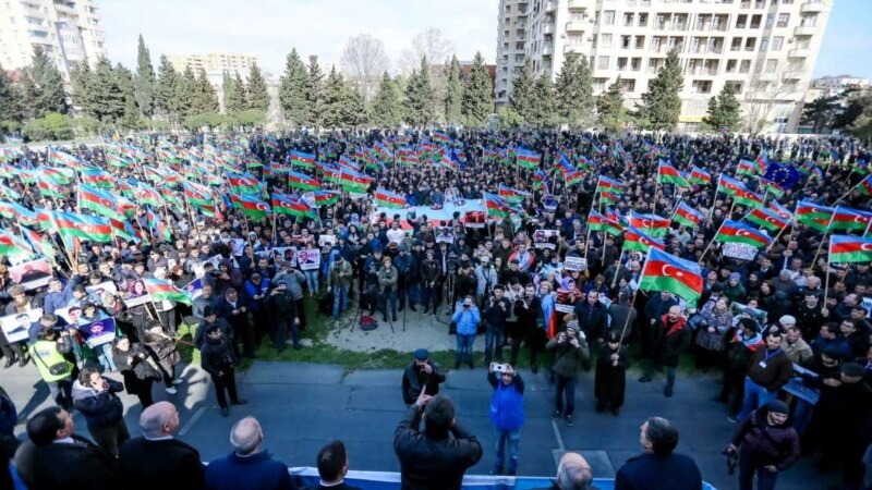 Участники митинга оппозиции в Баку призвали к бойкоту президентских выборов 