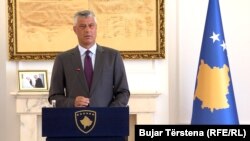 Presidenti i Kosovës, Hashim Thaçi gjatë konferencës për media.