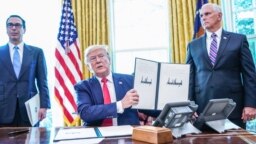 آقای ترامپ گفته که دفتر رهبر جمهوری اسلامی نباید از تحریم‌ها مستثنی شود.