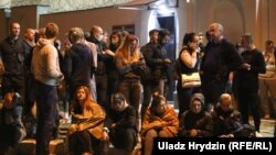 Минскідегі түрмеде отырған наразылар. 14 тамыз 2020 жыл. 