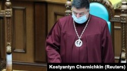 Олександра Тупицького також підозрюють у тому, що він тричі протягом 2018-2019 років давав неправдиві свідчення слідчому у справі ексголови ВГСУ