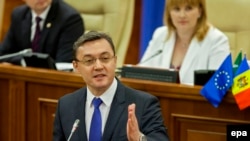 Președintele Parlamentului de la Chișinău, Igor Corman, rostește un discurs în cadrul sesiunii de ratificare a Acordului de Asociere R. Moldova - UE,3 iulie 2014