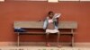 دختری نوجوان در ماپوتو، موزامبیک ( عکس از بایگانی)