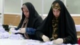 Iran - volunteers sew masks again coronavirus - screen grab