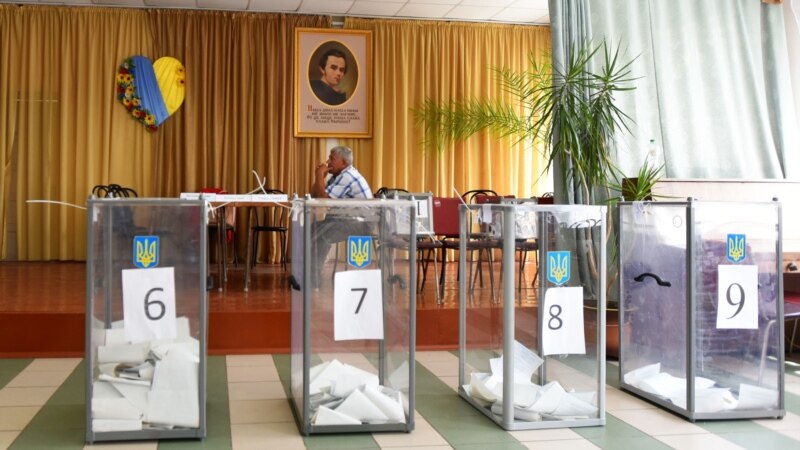 Экзитполы показывают поражение партии Зеленского на местных выборах в Украине