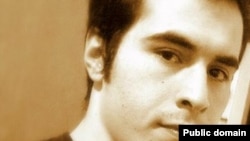 Jailed blogger Hossein Ronaghi