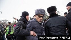 Задержания участников антиправительственной акции в поддержку инициаторов создания оппозиционной Демократической партии. Алматы, 22 февраля 2020 года.