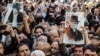 مراسم تشییع پیکر ناصر ملک‌مطیعی در میان شعارهای اعتراضی علیه صدا و سیما