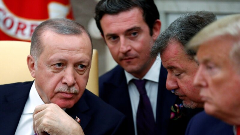 Erdogan tvrdi da SAD nemaju pravo tražiti odustajanje od  S-400