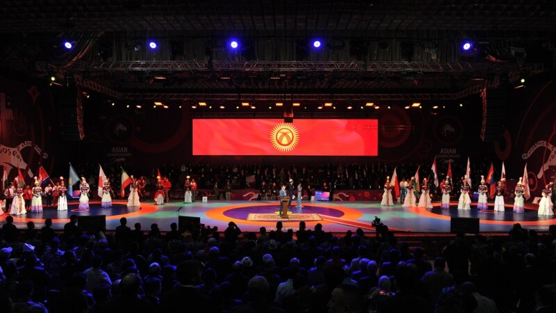 Муслим Евлоев Азия чемпионатынын алтын байгеси үчүн күрөшөт