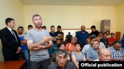 Armenia -- Residents of Gorayk village meet with Prime Minister Nikol Pashinian, August 23, 2019.