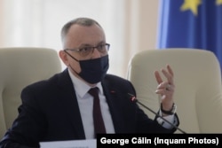 Ministrul Educației Sorin Cîmpeanu încearcă să justifice modificările Legii Educației, proiect criticat de specialiști