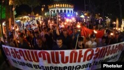 Armenia - Yazidi-Armenian activists protest in Yerevan against massacres of Yazidis in Iraq and other crimes against humanity, 11Sep2014.