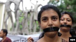 Фотографија од еден од многубројните протести на Индијките за заштита од силувања, сексуално насилство и сексуално ропство